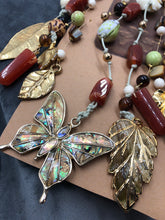 Load image into Gallery viewer, Door Charm Blessing Gold and Shell Butterfly and Leaves
